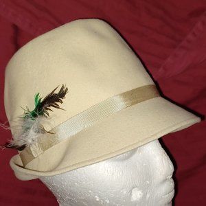Vntg AUSTRIAN Oktoberfest Cream Felt w Feathers Tyrol Trachten